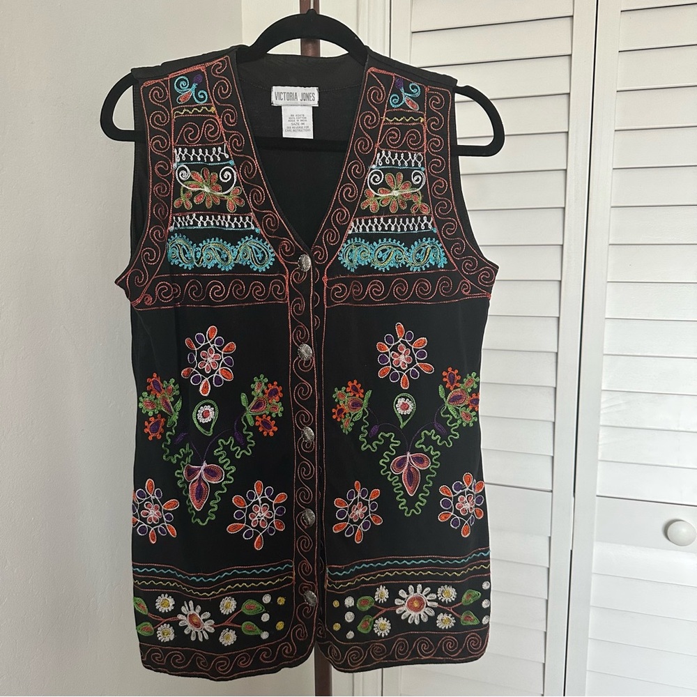 VINTAGE Victoria Jones Embroidered Vest, Cotton Knit, Size Medium